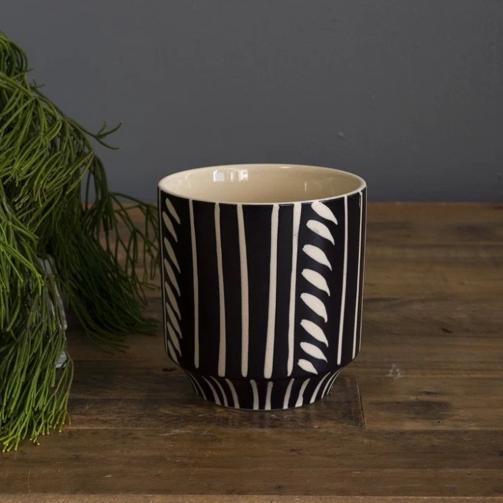 Brand new Black and White Striped Ceramic Planter🌿